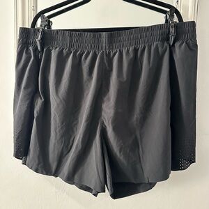 Athleta Black Hustle 4.5” Short